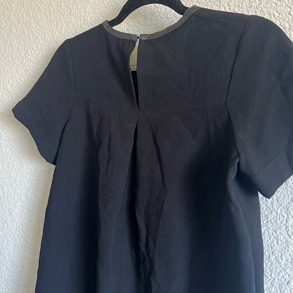 Madewell Leather Trim Tailored tee, size extra small. - Picture 5 of 8